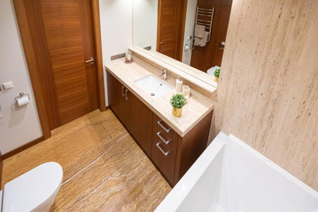Cozy river-side apartment right in Ryga Zewnętrze zdjęcie